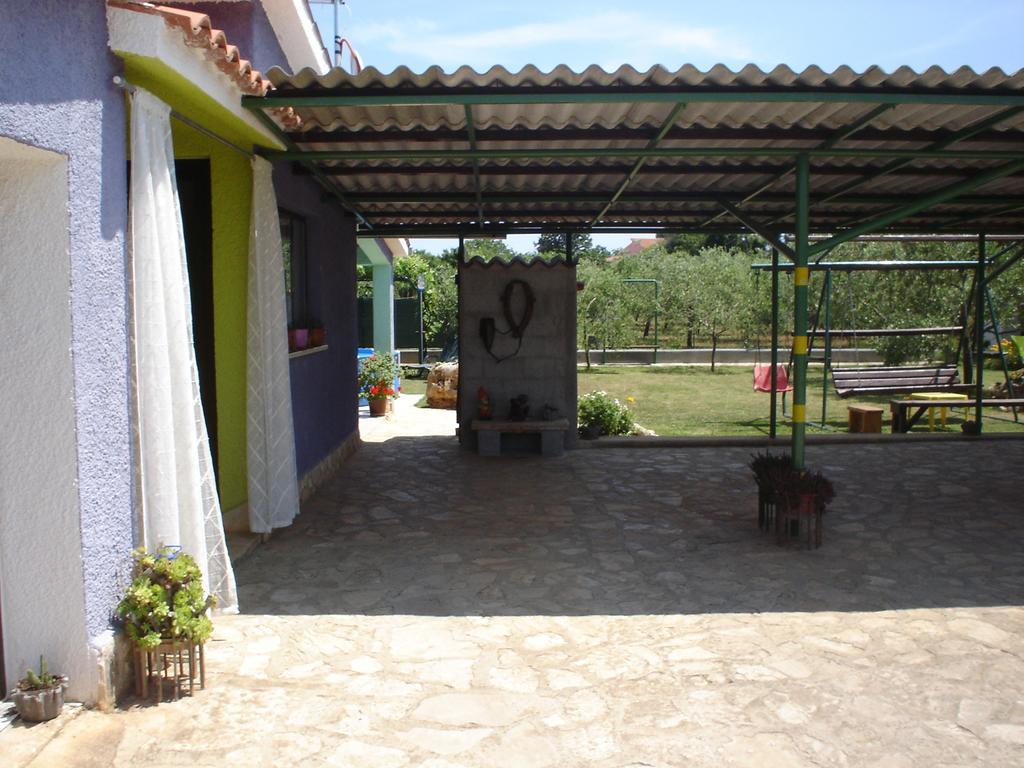 Nella Apartments Šišan Rum bild