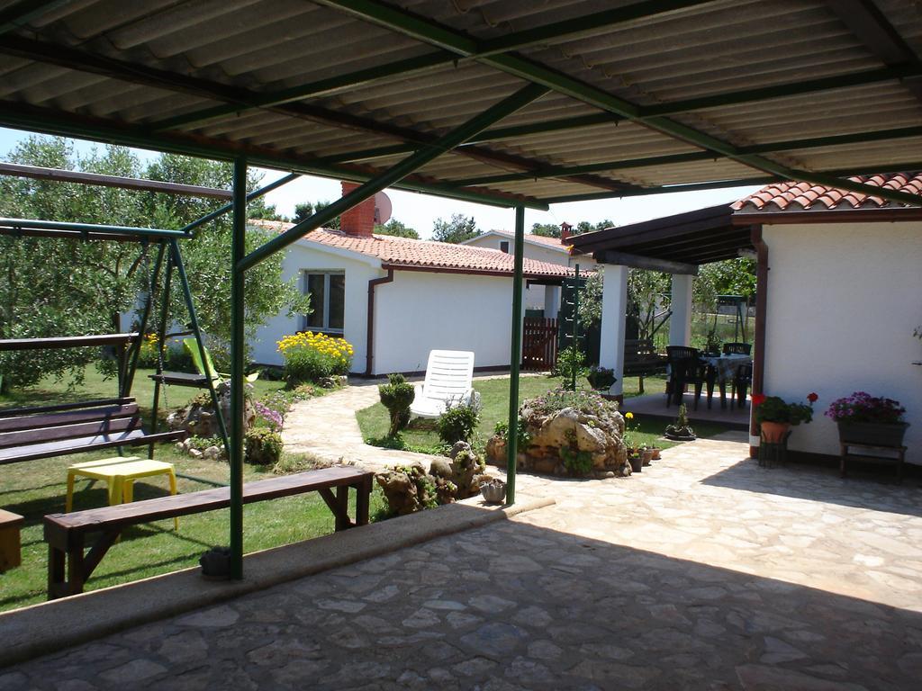 Nella Apartments Šišan Rum bild