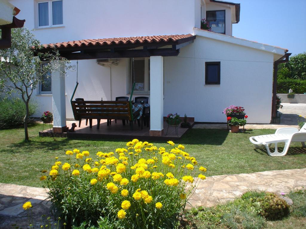 Nella Apartments Šišan Rum bild