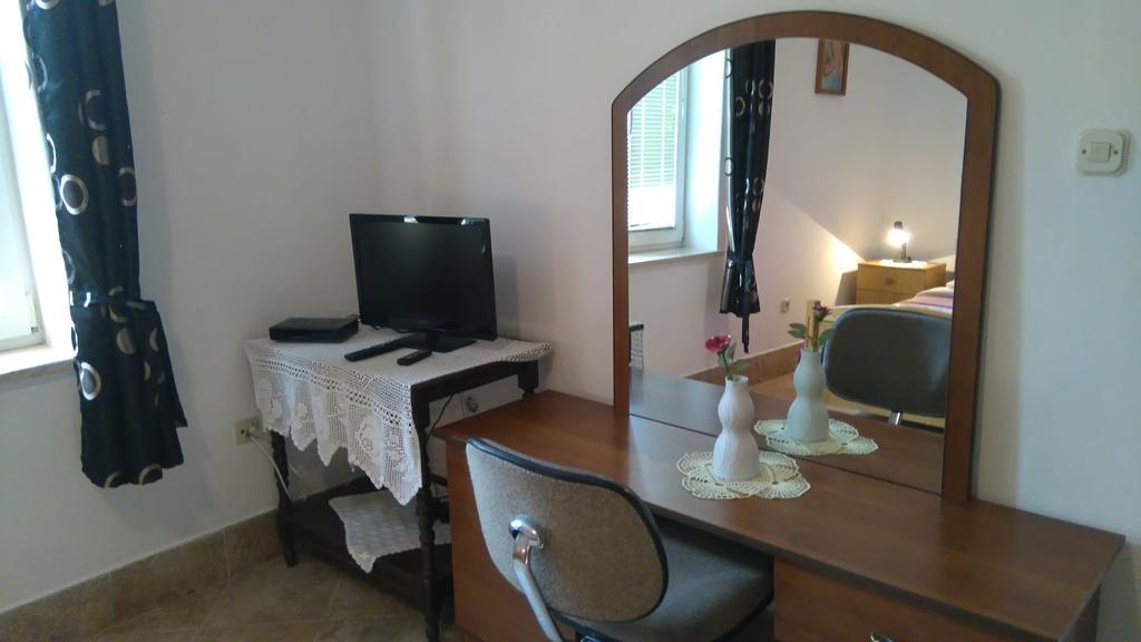 Nella Apartments Šišan Exteriör bild