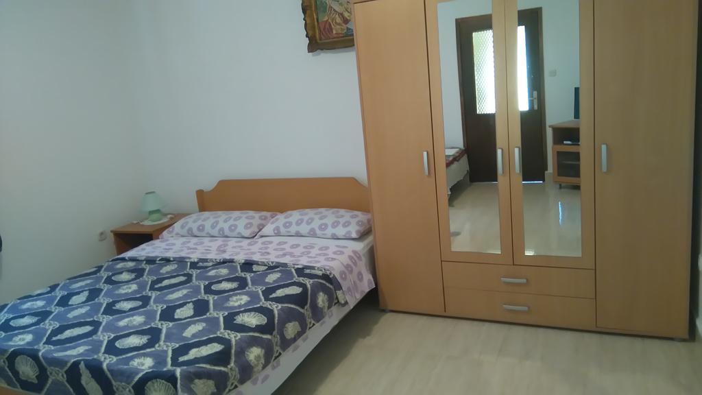 Nella Apartments Šišan Exteriör bild