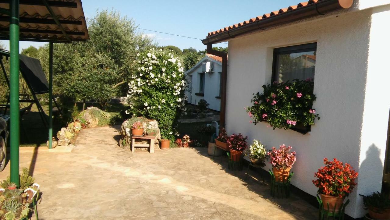Nella Apartments Šišan Exteriör bild