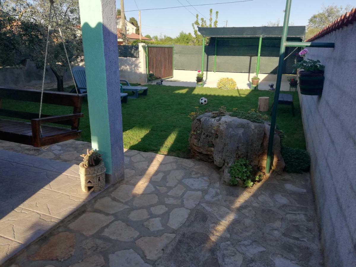 Nella Apartments Šišan Exteriör bild